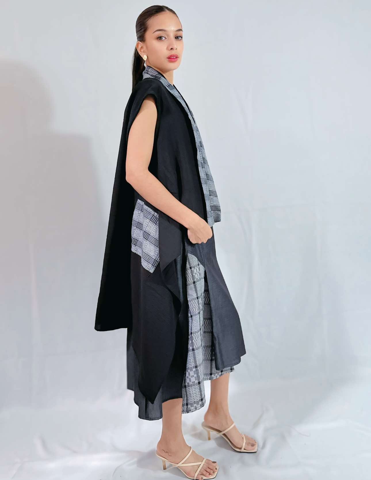 Amparo Vest (Black)