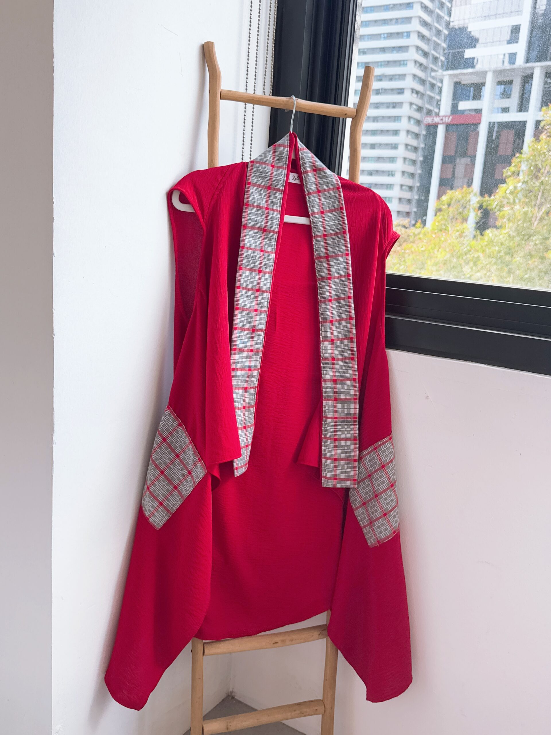 Amparo Vest (Red)