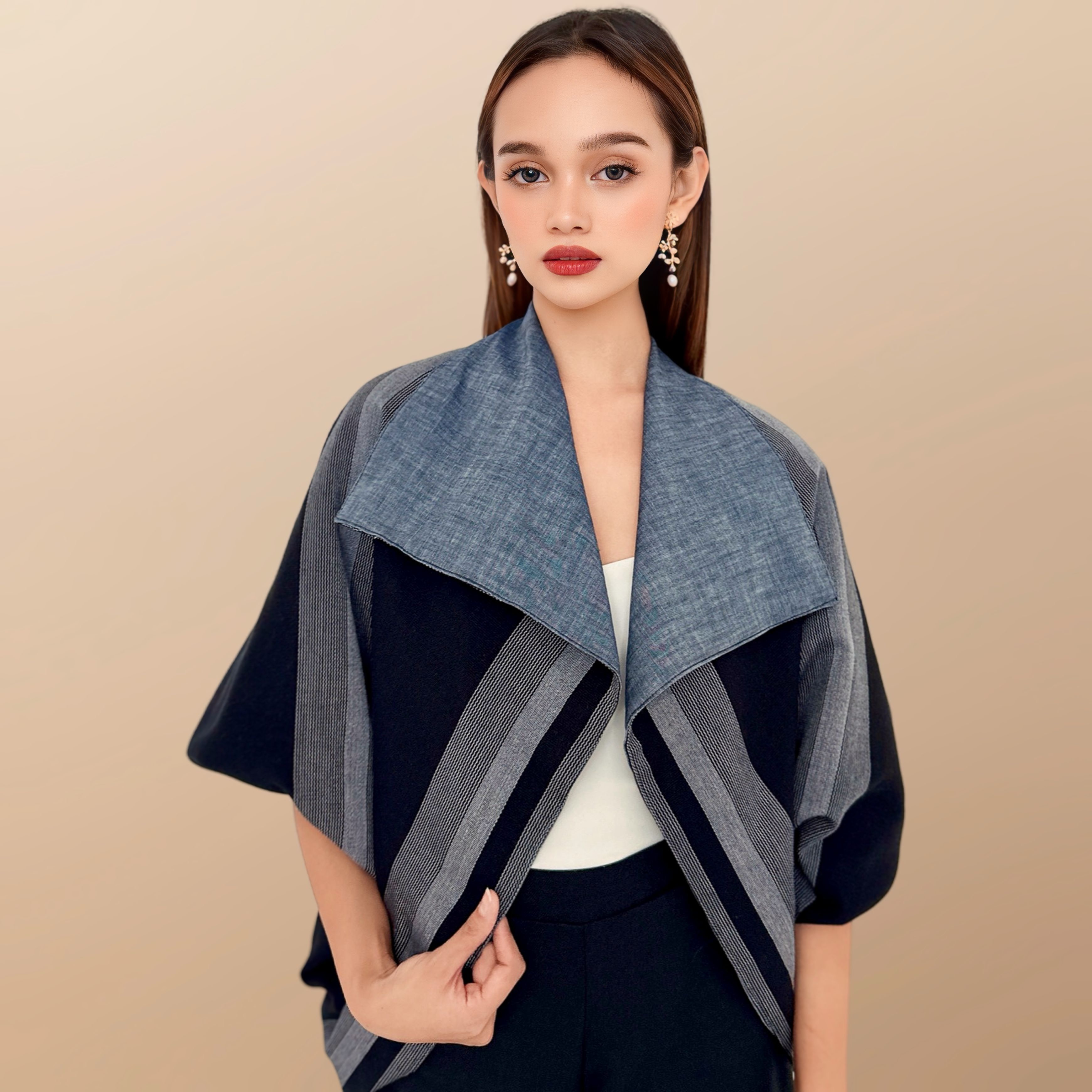 Poncho (Black 002)